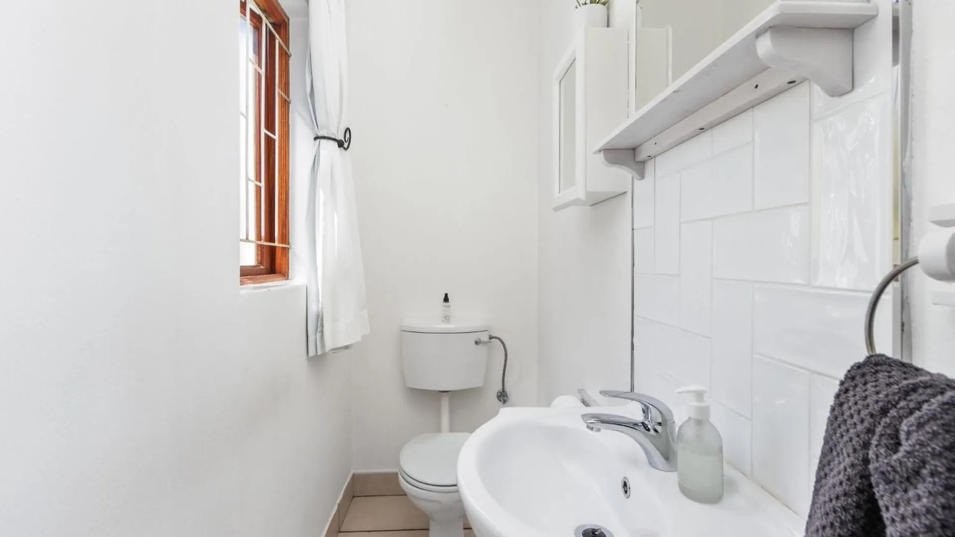 Winelands Villa By Host Agents Ciudad del Cabo